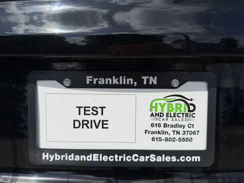 Used 2016 Nissan Versa Note SV FWD image 2