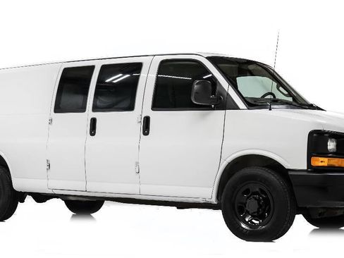 Used 2017 Chevrolet Express 2500 Extended RWD image 1