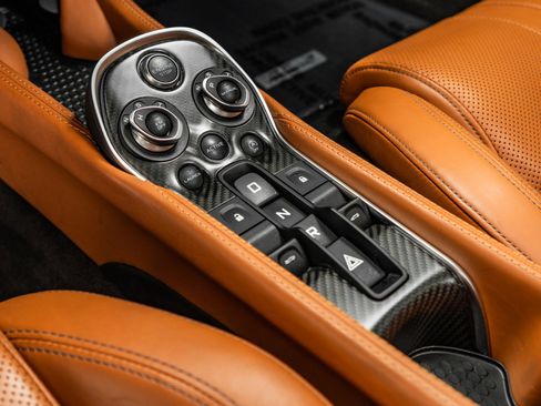 Used 2017 McLaren 570S image 16
