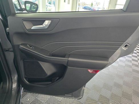 Used 2024 Ford Escape Platinum image 39