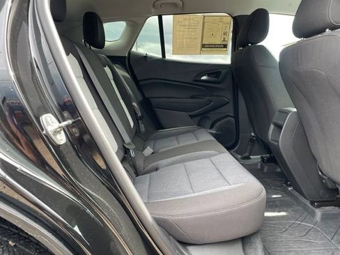 Used 2024 Chevrolet Trax LS w/ LS Convenience Package FWD image 23