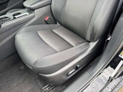 Used 2025 Nissan Altima 2.5 SV FWD image 34