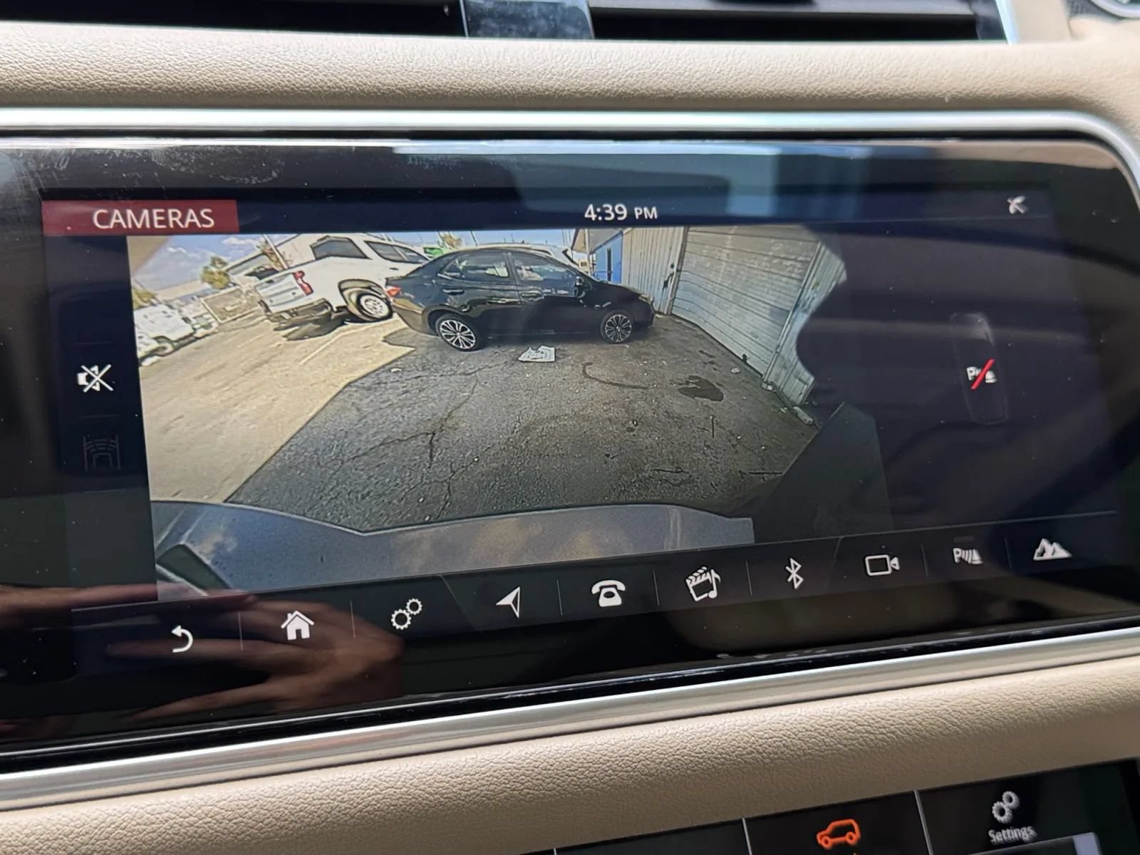Used 2018 Land Rover Range Rover Sport HSE AWD/4WD image 33