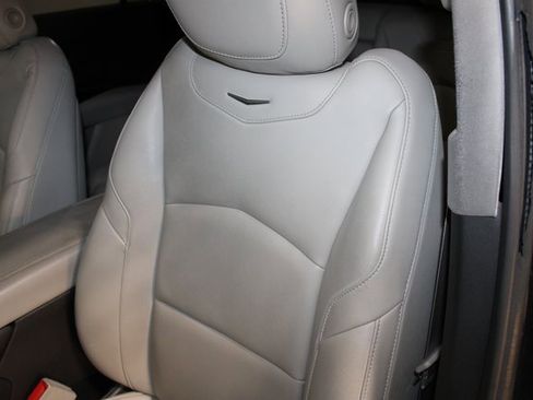 Certified 2022 Cadillac XT4 Luxury w/ Cold Weather Package image 8