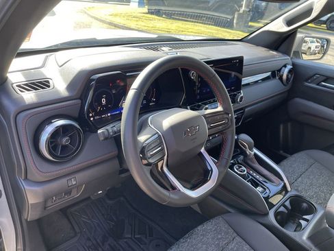 Used 2025 Chevrolet Colorado Z71 w/ Technology Package image 10