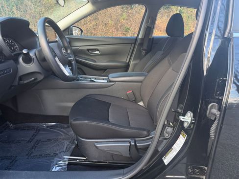 Used 2025 Nissan Sentra SV image 24