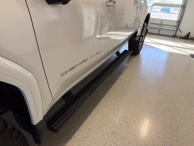 Used 2025 GMC Sierra 2500 Denali Ultimate w/ LPO, GMC Protection Package AWD/4WD image 8