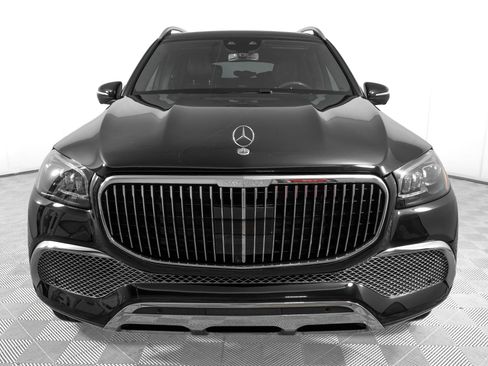 Used 2023 Mercedes-Benz Maybach GLS 600 4MATIC image 2