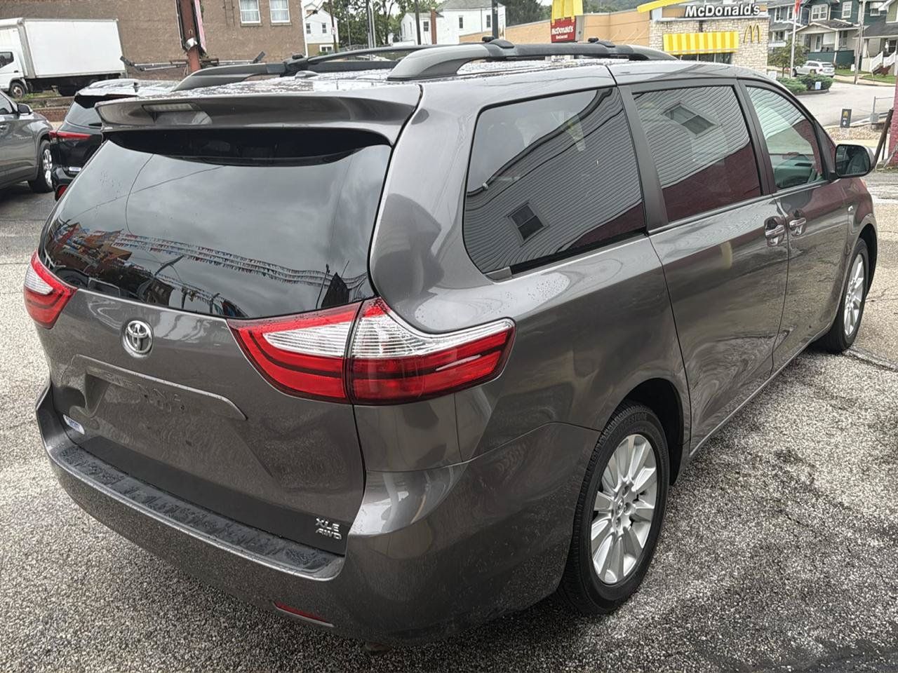 Used 2016 Toyota Sienna XLE AWD/4WD image 5