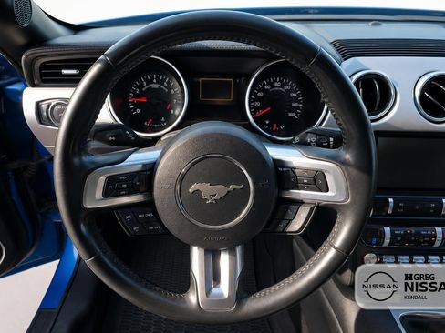 Used 2019 Ford Mustang GT Premium w/ Black Accent Package RWD image 8