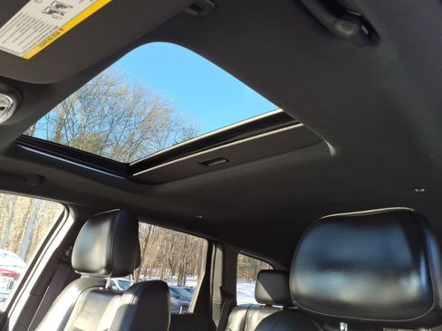 Used 2019 Jeep Grand Cherokee Limited image 9