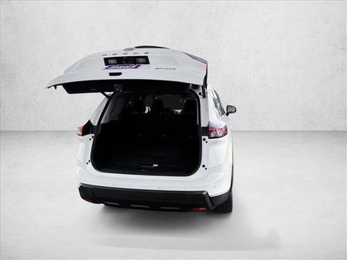 Used 2024 Nissan Rogue SV image 7