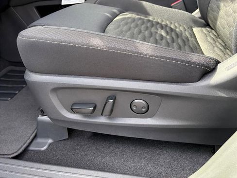 New 2026 Nissan Pathfinder SV image 17