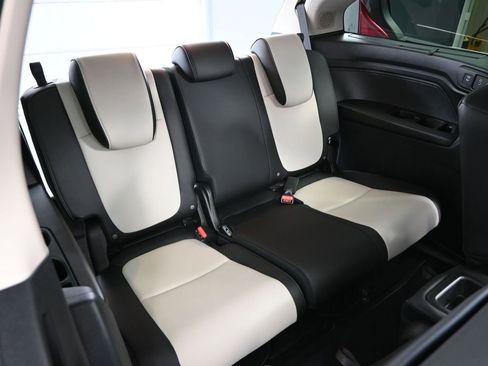 Used 2025 Honda Odyssey Elite image 45