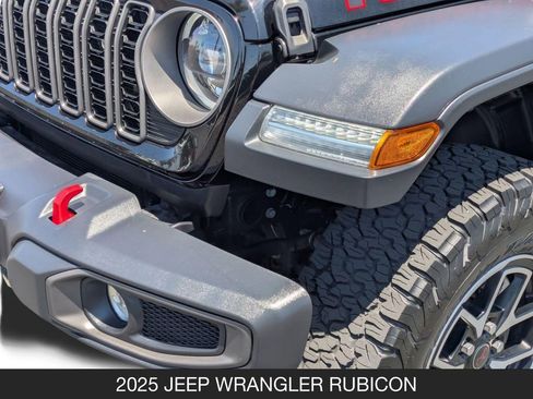 Used 2025 Jeep Wrangler Unlimited Rubicon AWD/4WD image 10