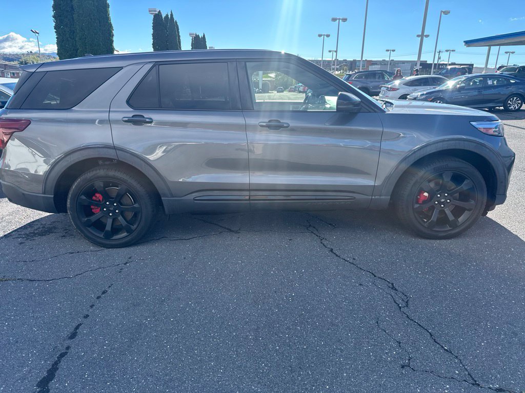 Used 2021 Ford Explorer ST w/ Equipment Group 401A AWD/4WD image 2