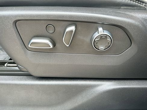 Used 2024 GMC Sierra 2500 Denali Ultimate image 12