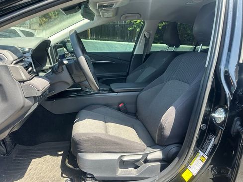Used 2025 Toyota Camry LE FWD image 9