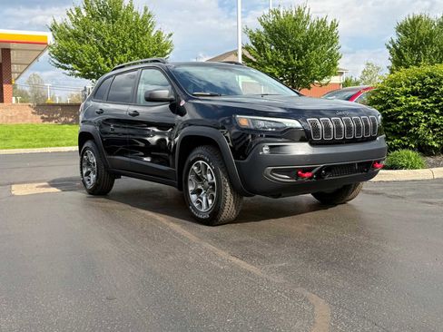 Used 2021 Jeep Cherokee Trailhawk AWD/4WD image 3