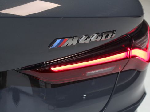 Used 2024 BMW M440i Convertible w/ Premium Package RWD image 21