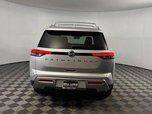 Used 2023 Nissan Pathfinder Platinum image 15