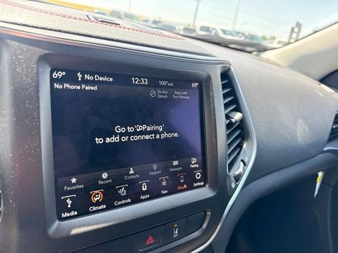Used 2022 Jeep Cherokee Trailhawk w/ Sound & Nav Group AWD/4WD image 16