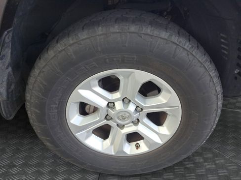 Used 2015 Toyota 4Runner SR5 Premium AWD/4WD image 19