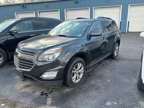 Used 2017 Chevrolet Equinox LT image 1