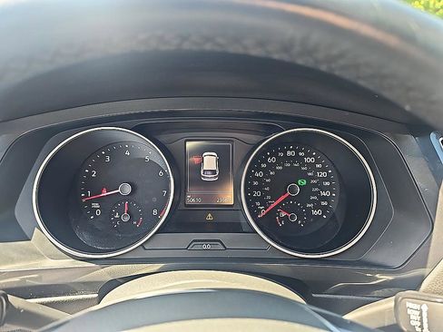 Used 2019 Volkswagen Tiguan SE AWD/4WD image 18