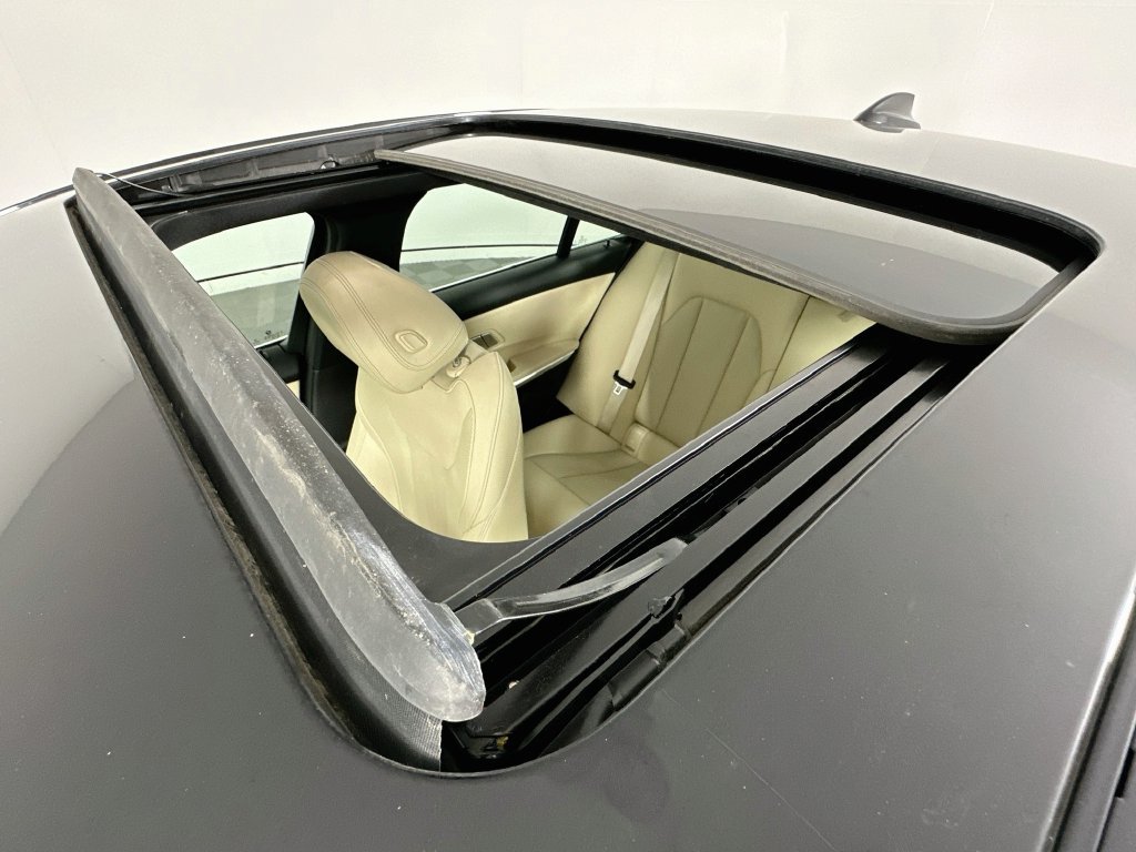 Used 2022 BMW 330i Sedan RWD image 22