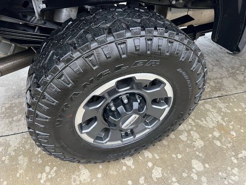 Used 2024 Ford F250 Lariat w/ Tremor Off-Road Package image 9