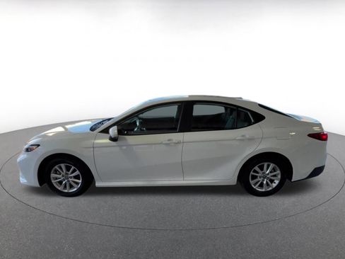 Used 2025 Toyota Camry LE image 12