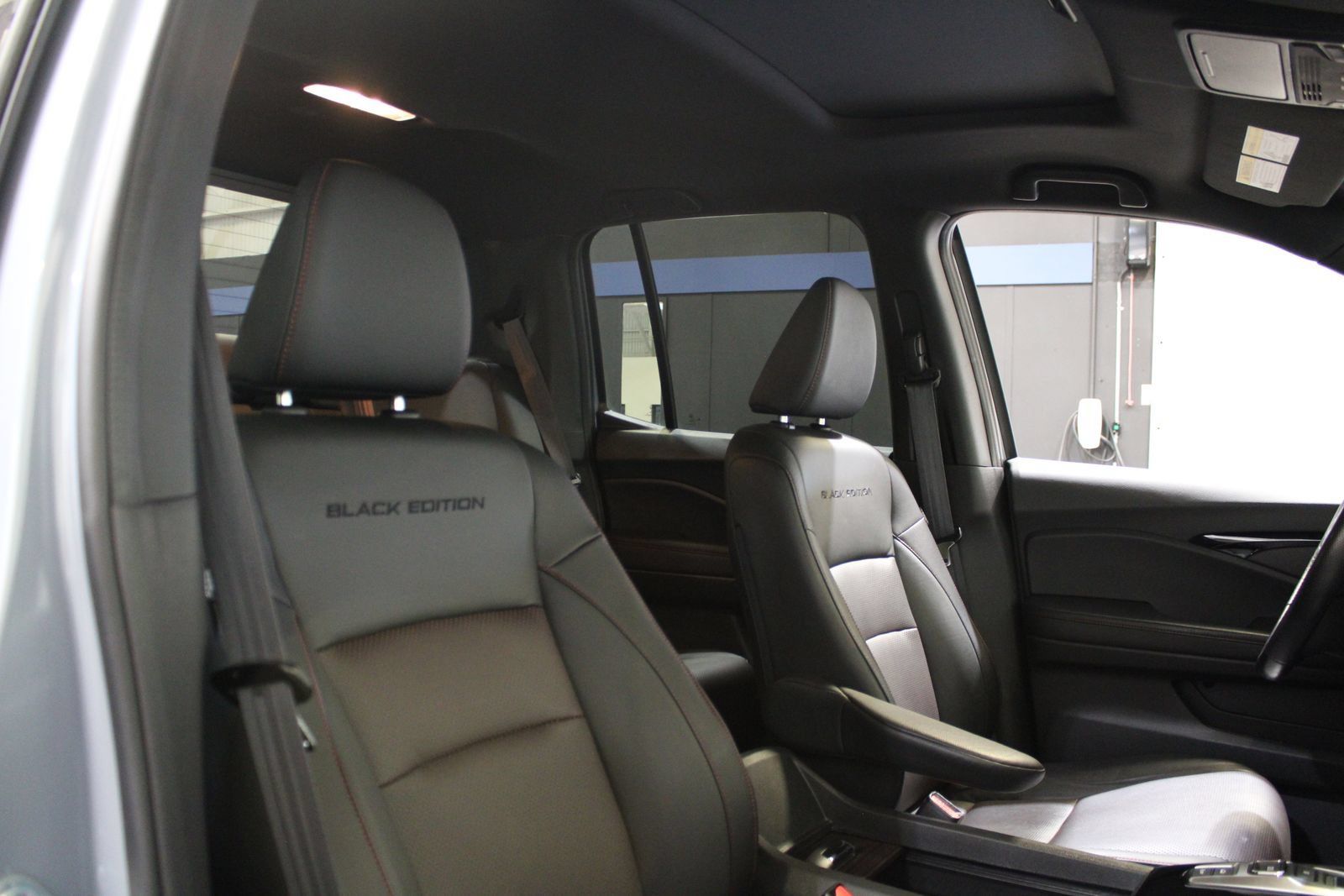Used 2023 Honda Ridgeline Black Edition image 17