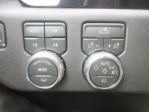 New 2026 GMC Sierra 1500 Elevation AWD/4WD image 17