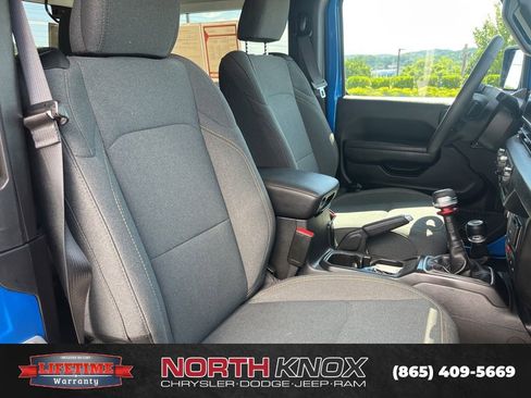 Used 2025 Jeep Wrangler Sport AWD/4WD image 18