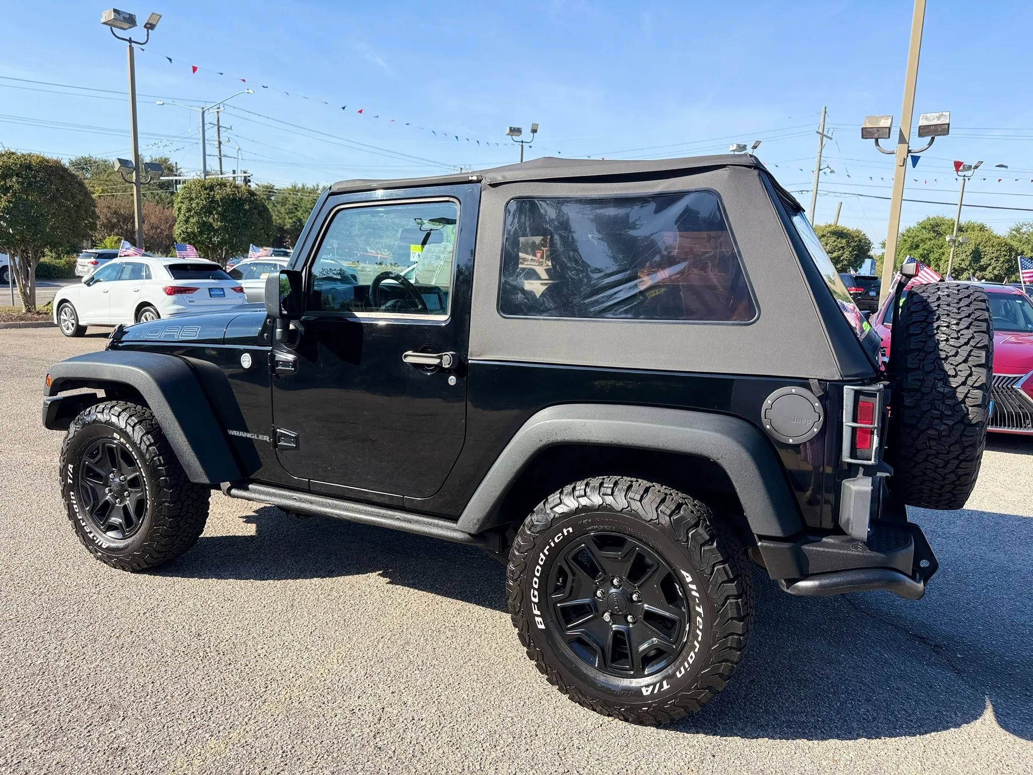 Used 2013 Jeep Wrangler Sahara AWD/4WD image 13