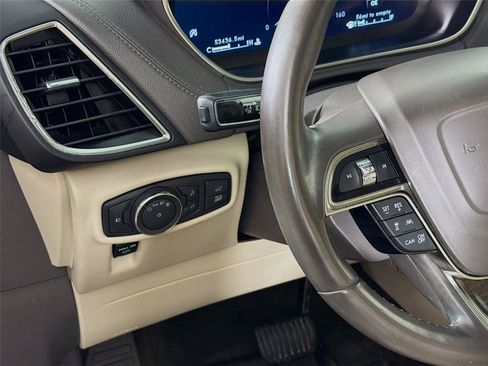 Used 2019 Lincoln Nautilus Reserve AWD/4WD image 17