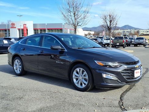 Used 2022 Chevrolet Malibu LT image 2