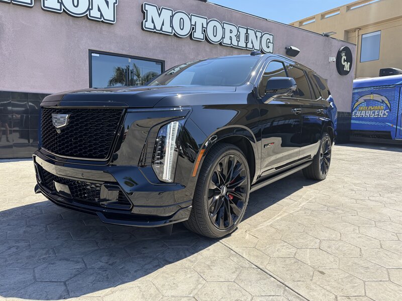 Used 2026 Cadillac Escalade V AWD/4WD image 2