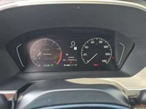 Used 2025 Honda Pilot Touring image 11