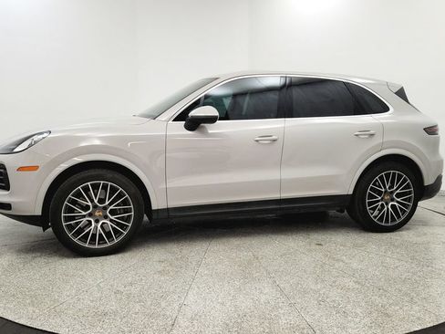 Used 2022 Porsche Cayenne Platinum Edition AWD/4WD image 2