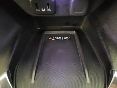 Used 2023 Chevrolet Traverse LT image 10