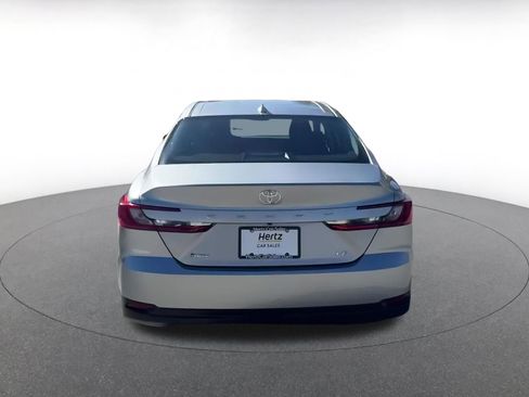 Used 2025 Toyota Camry LE image 12