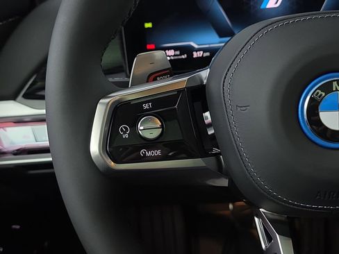 New 2026 BMW 750e xDrive w/ Executive Package image 17