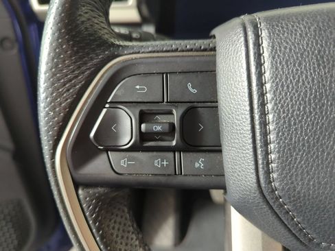 Used 2024 Toyota Tacoma TRD Off-Road AWD/4WD image 27