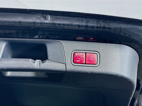 Used 2020 Mercedes-Benz GLB 250 GLB 250 image 31