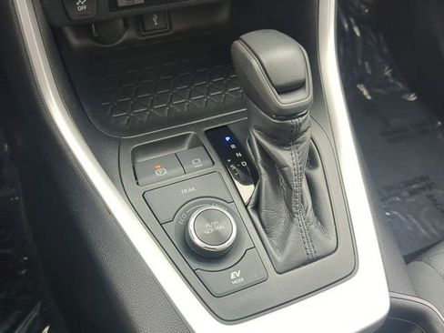 Certified 2020 Toyota RAV4 XLE image 15