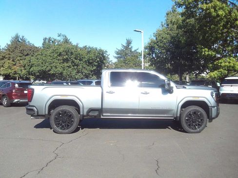 Used 2026 GMC Sierra 2500 Denali Ultimate AWD/4WD image 6