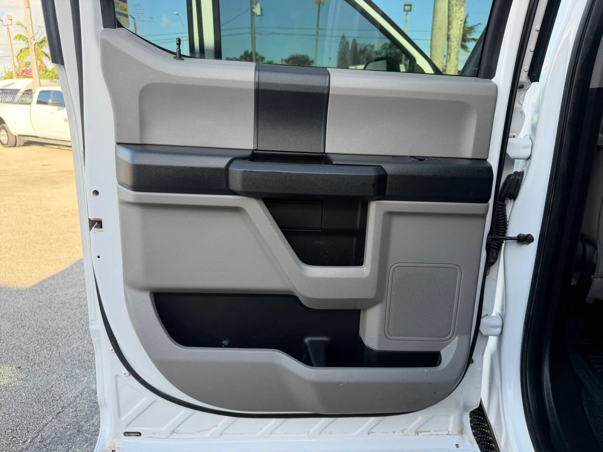 Used 2018 Ford F550 4x4 Crew Cab Super Duty image 15