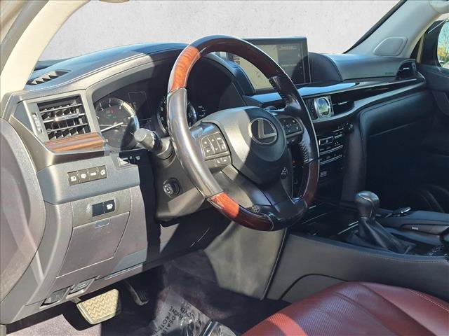 Used 2017 Lexus LX 570 4WD w/ Luxury Package image 10